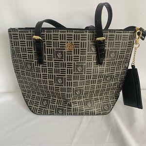 Anne Klein Black Shoulder‎ Bag Lion Logo Card Holder Tag